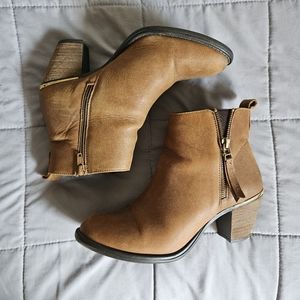 Steve Madden Women's Whendy Cognac Light Brown Leather Zipper Ankle Bootie 9.5